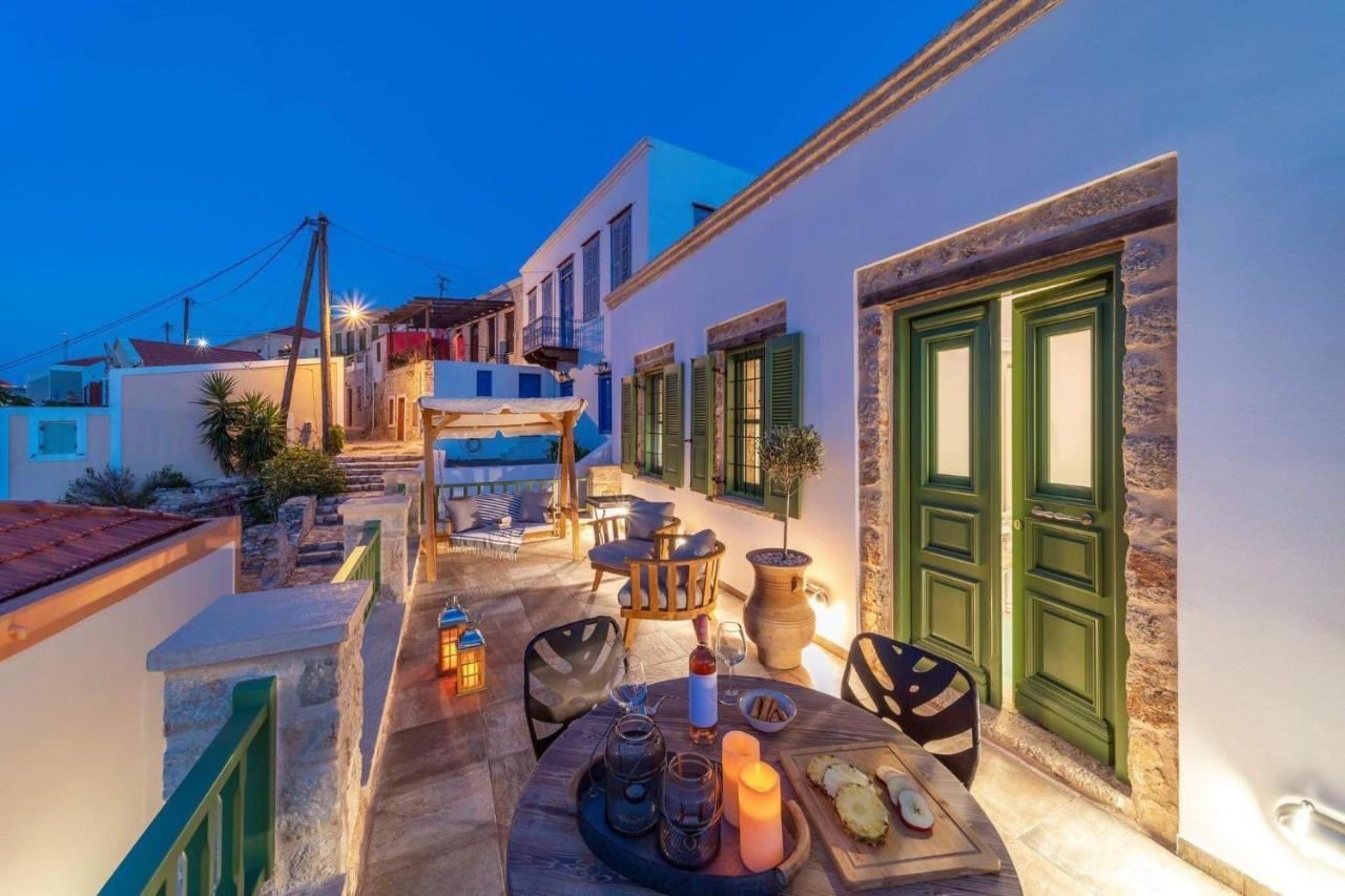 Muse Clio Villa Chalki Town Bagian luar foto