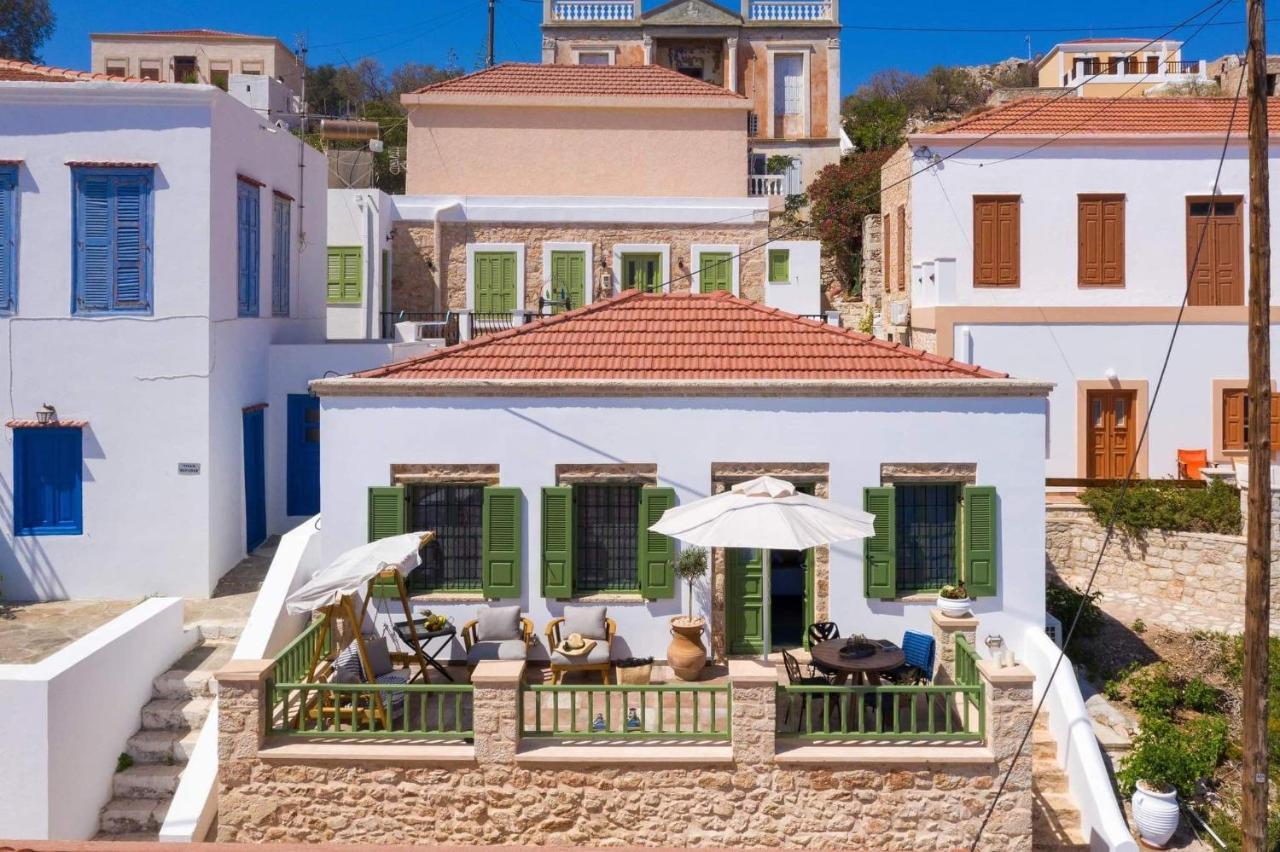 Muse Clio Villa Chalki Town Bagian luar foto