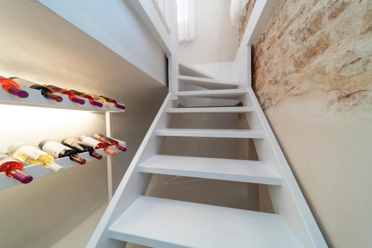 Muse Clio Villa Chalki Town Bagian luar foto