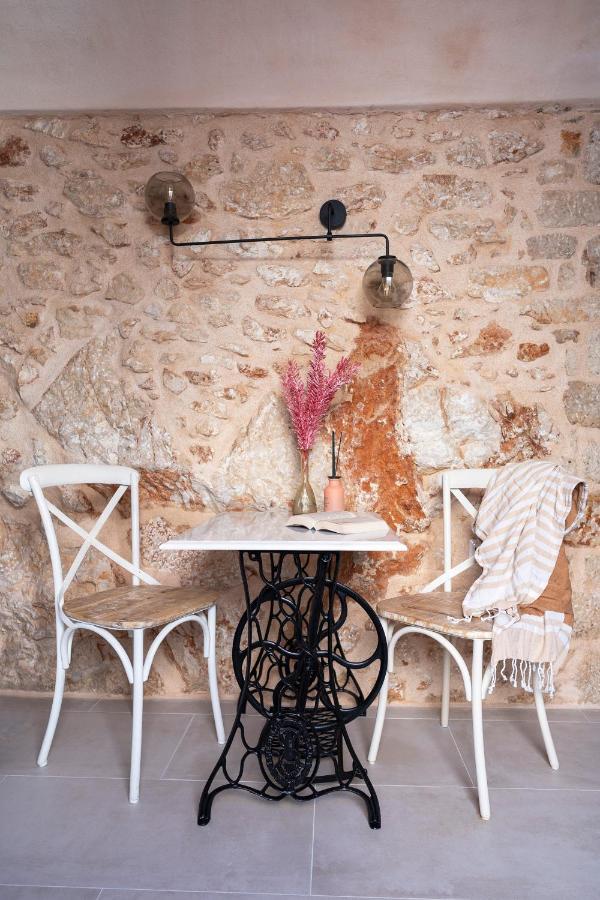Muse Clio Villa Chalki Town Bagian luar foto